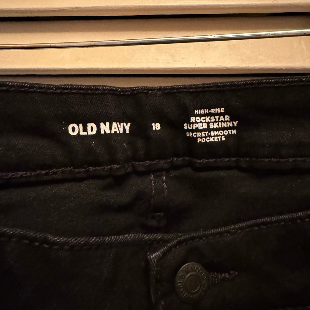 Black Old Navy Rockstar Jeans